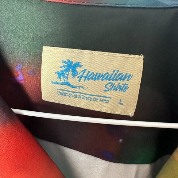 EUC Hawaiian Shirts Mens Vacation Large L Short Sleeve Christmas Shirt L Large - Picture 2 of 3